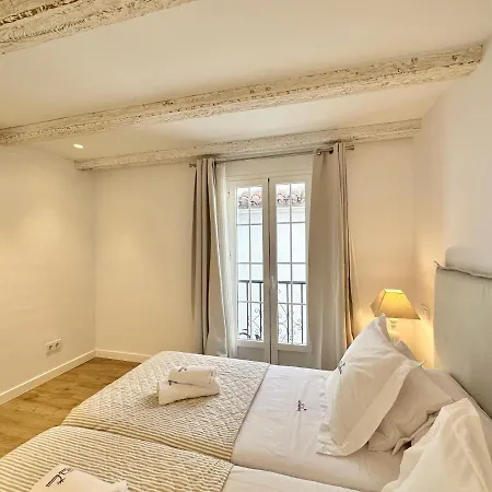 Old Town Modern Flat, 4 Minutes From - Eaw Homes Apartment Marbella